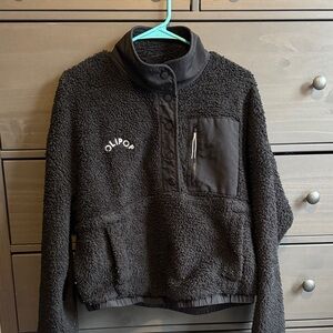 Olipop Black Vuori Sherpa Pullover